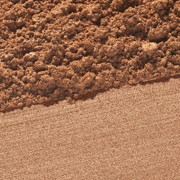 Colorona&#174; SynBronze masstone, bronze, gold, 5-40&#160;&#956;m particle size distribution