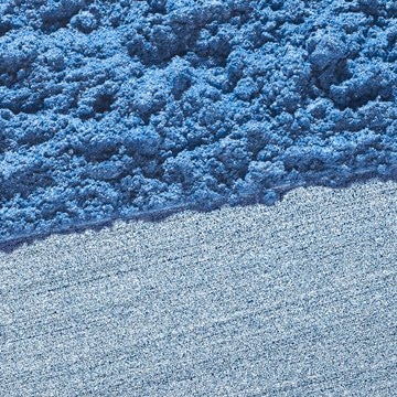 Colorona&#174; Light Blue masstone, blue, 10-60&#160;&#956;m particle size distribution